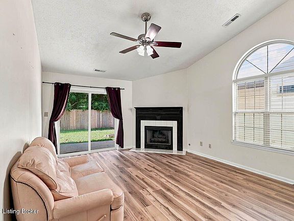 5th image of 2524 Checkerberry Dr