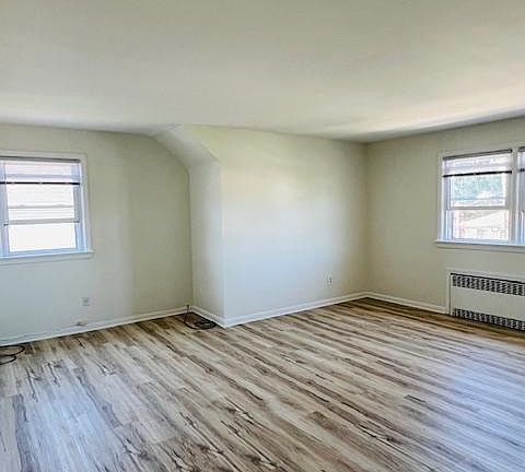 2nd image of 68-70 Newark Pl #2