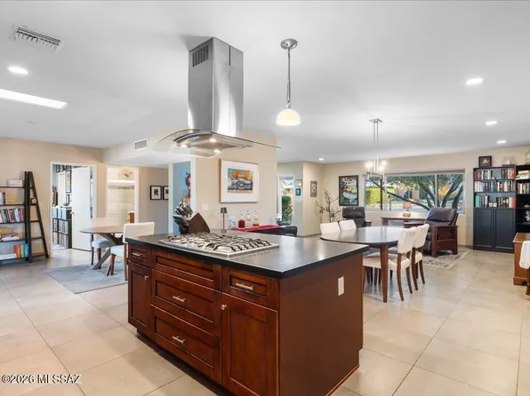 8901 E Bellevue St, Tucson, AZ 85715