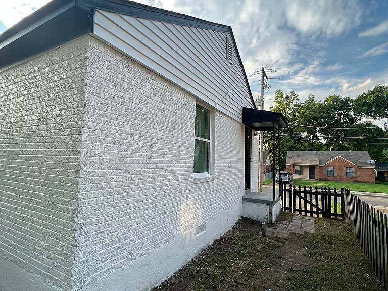 1377 Lyceum Rd — Photo 3