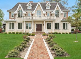 24 North Dr #B, Great Neck, NY 11021