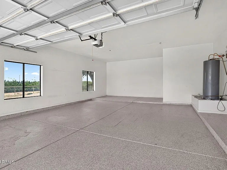 3002 E Sherry Ln — Photo 31