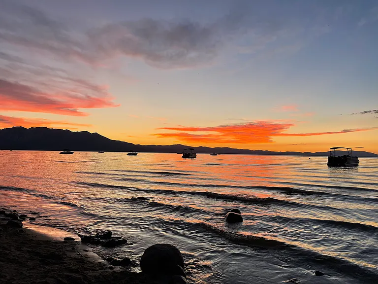 3 min walk to this sunset view!