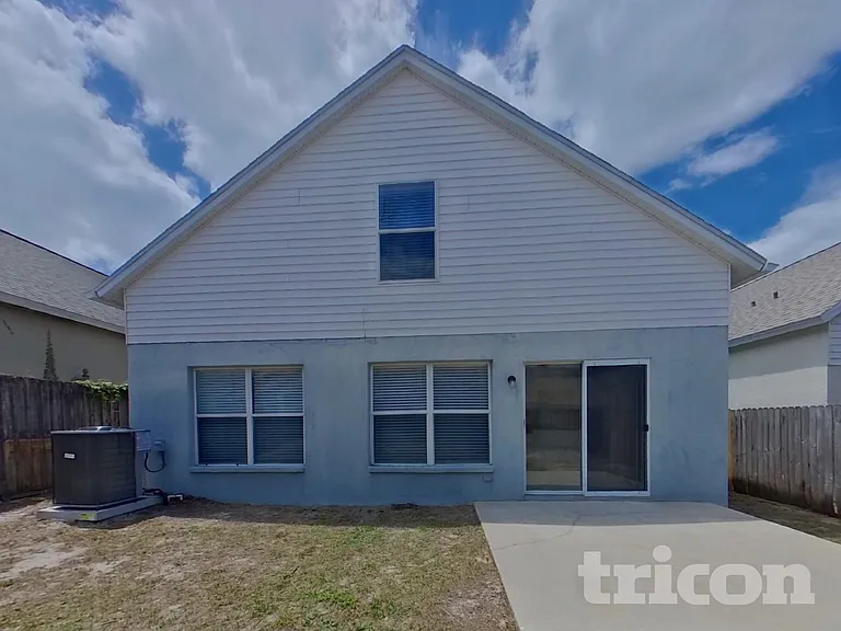 914 Cape Cod Cir — Photo 18