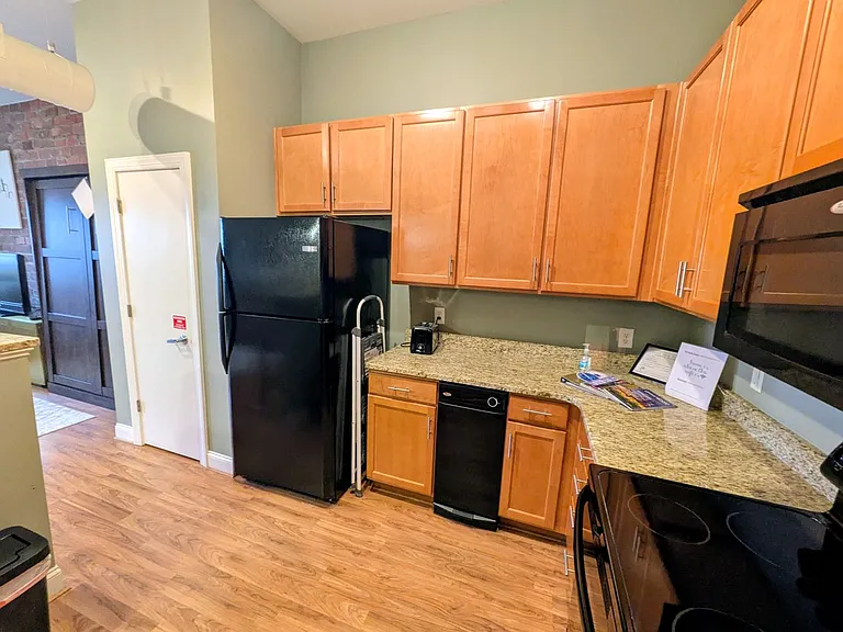220 W Market St #311 — Photo 2