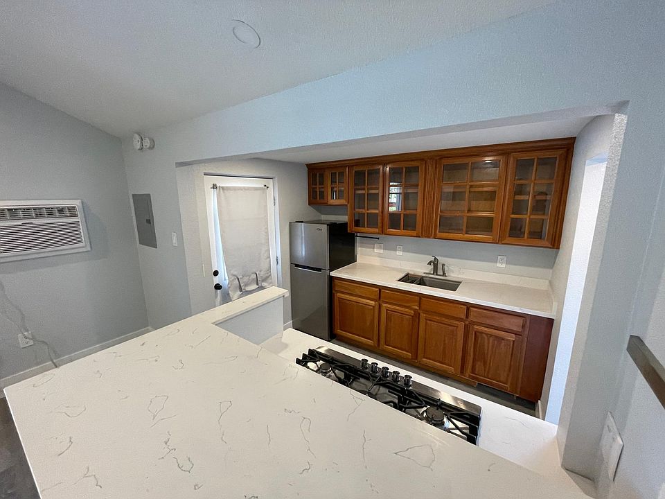 1st image of 2348 Marconi Ave