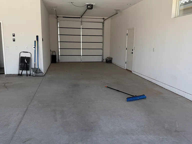 2194 E Hutch St — Photo 14