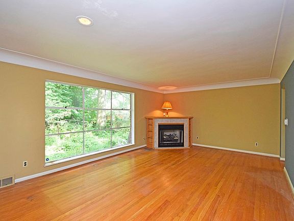 5th image of 4410 Homer Ave