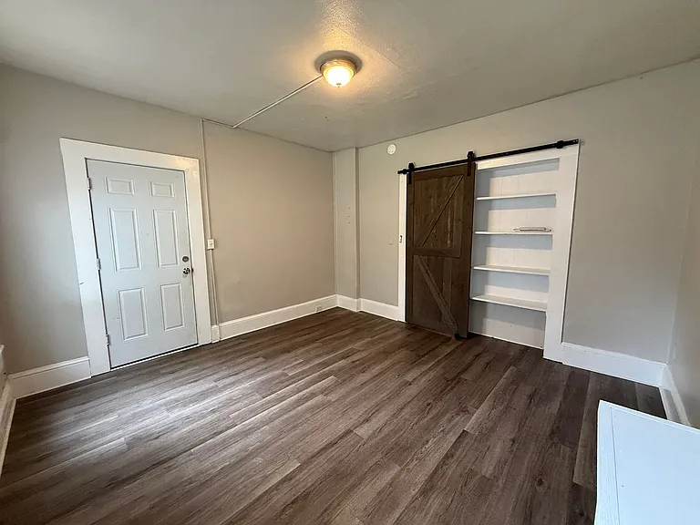 33-35 Emerson Street — Photo 5