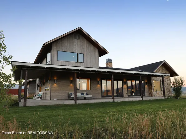 423 Conestoga Rd, Etna, WY 83118