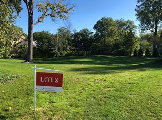 15 Heritage Dr, Highland Park, IL 60035