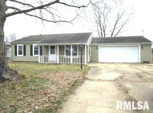 1135 S Main St, Canton, IL 61520