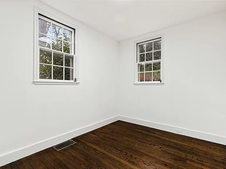 6 Fox Meadow Rd — Photo 15