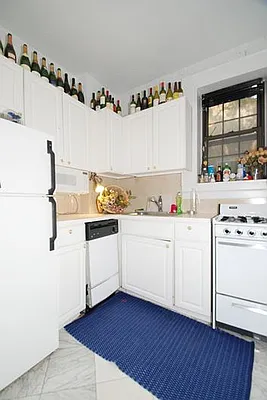 Rented by Buchbinder & Warren | media 30