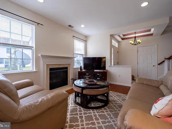 101 Haddon Ct, Pennington, NJ 08534