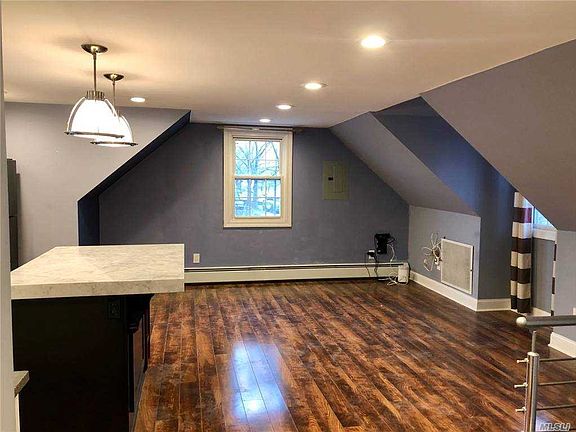 3rd image of 176 Roosevelt Ave #2