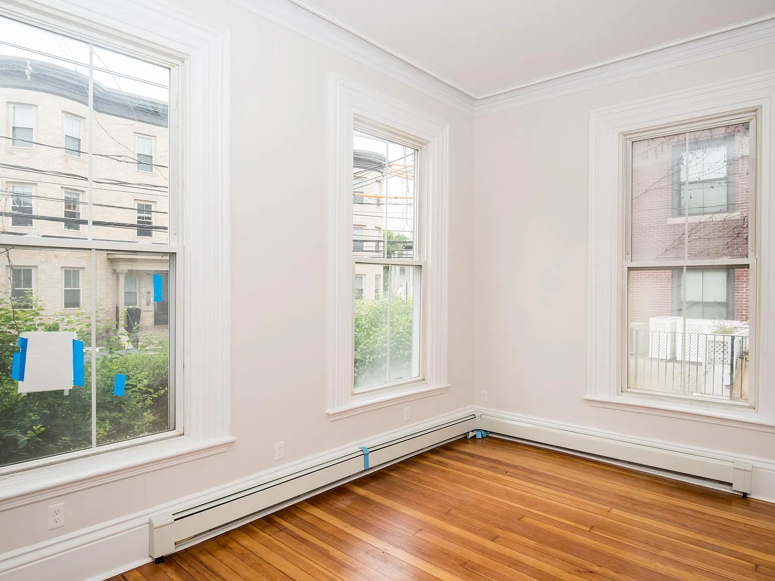 2 bed, 700 sqft, $2,700 — Photo 4