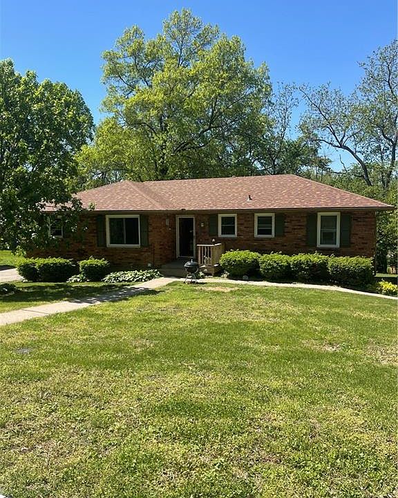 2nd image of 1212 Lake Rd