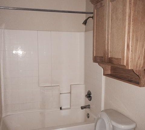 4th image of 312 Janelle Dr APT A