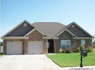 24 Abington Dr, Trinity, AL 35673