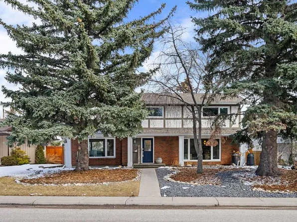 736 SW Lake Bonavista Dr SE, Calgary, AB T2J 0N1