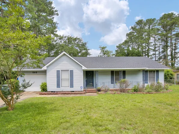 505 Rodriguez Ct, Fayetteville, NC 28303