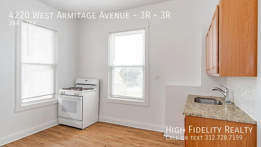 Building Photo - 4220 W Armitage Ave #3R