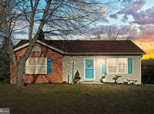 14 E Parkview Rd, Manchester, PA 17345