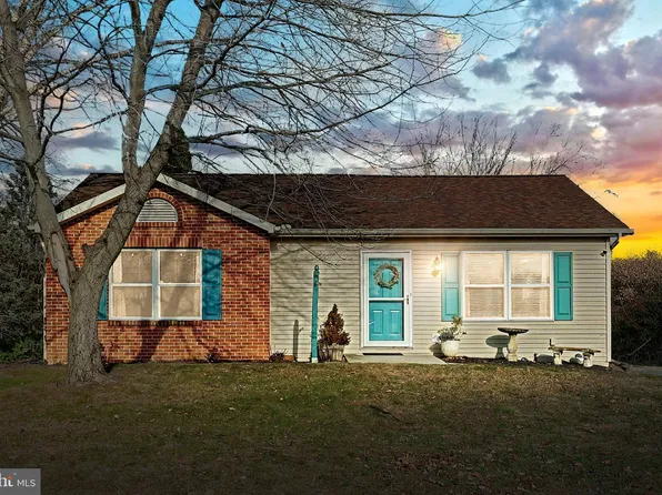 14 E Parkview Rd, Manchester, PA 17345