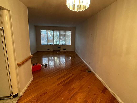 3rd image of 598 Mayfair Dr S #1
