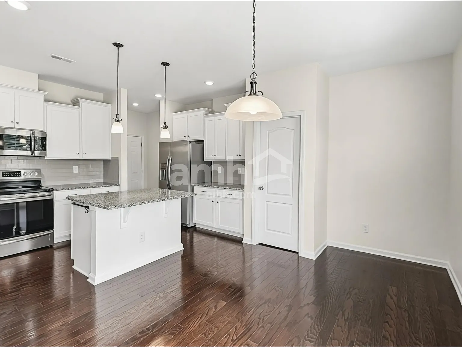 4 bed, 2.5 bath, 2654 sqft, $2,585 — Photo 4