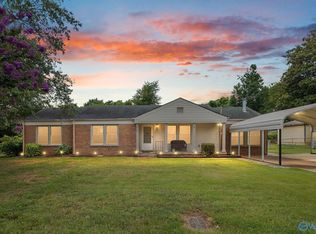 3711 Glendale Ln NW, Huntsville, AL 35810