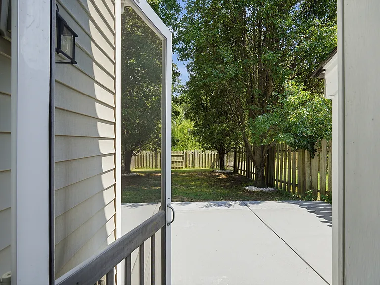 4084 Holly Villa Cir — Photo 39