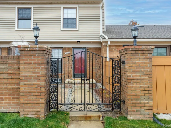 22213 Pondview #1, Novi, MI 48375