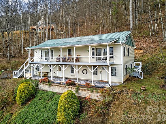 2nd image of 120 Mountain Mist Ln