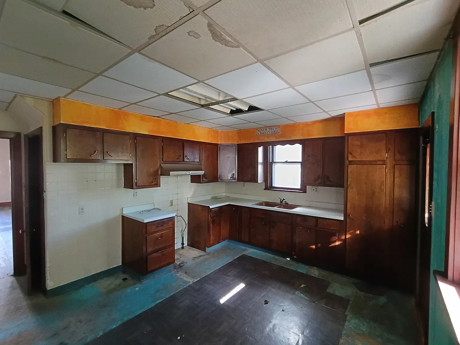 3 bed, 1.5 bath, 1100 sqft, $849 — Photo 2