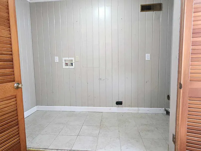 1131 Hawthorne St — Photo 20