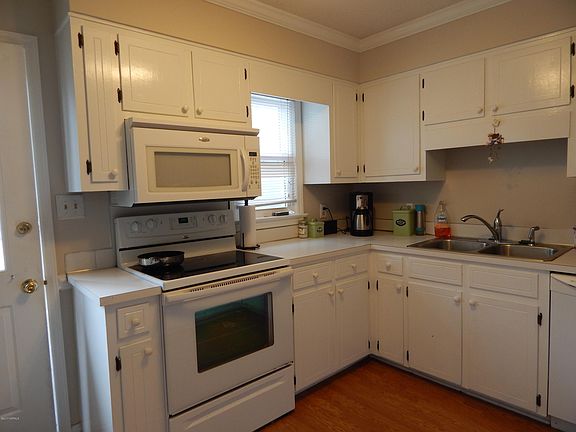 5th image of 2901 Sussex Street #C