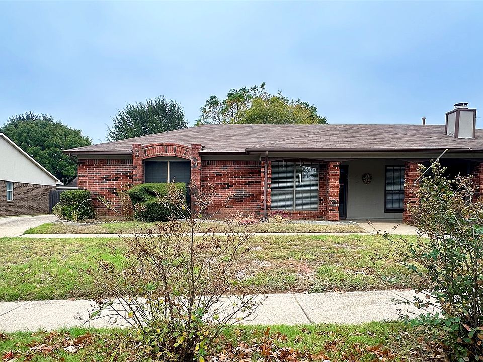 1st image of 102 Hickory Springs Dr
