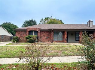 102 Hickory Springs Dr, Euless, TX 76039