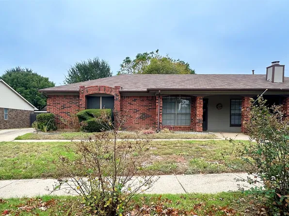 102 Hickory Springs Dr, Euless, TX 76039