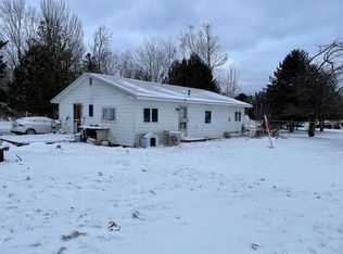 932 N Wilson Rd, Boyne City, MI 49712