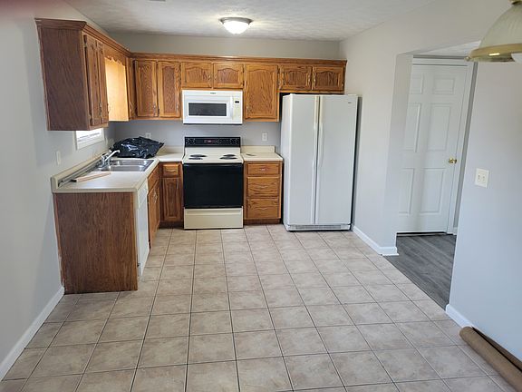 2nd image of 124 Mallory Ct