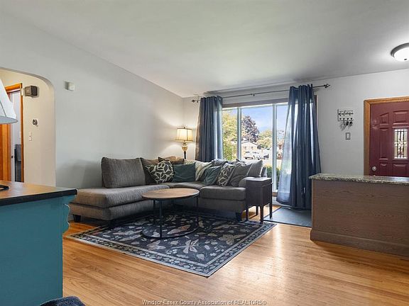3rd image of 2763 Everts Ave
