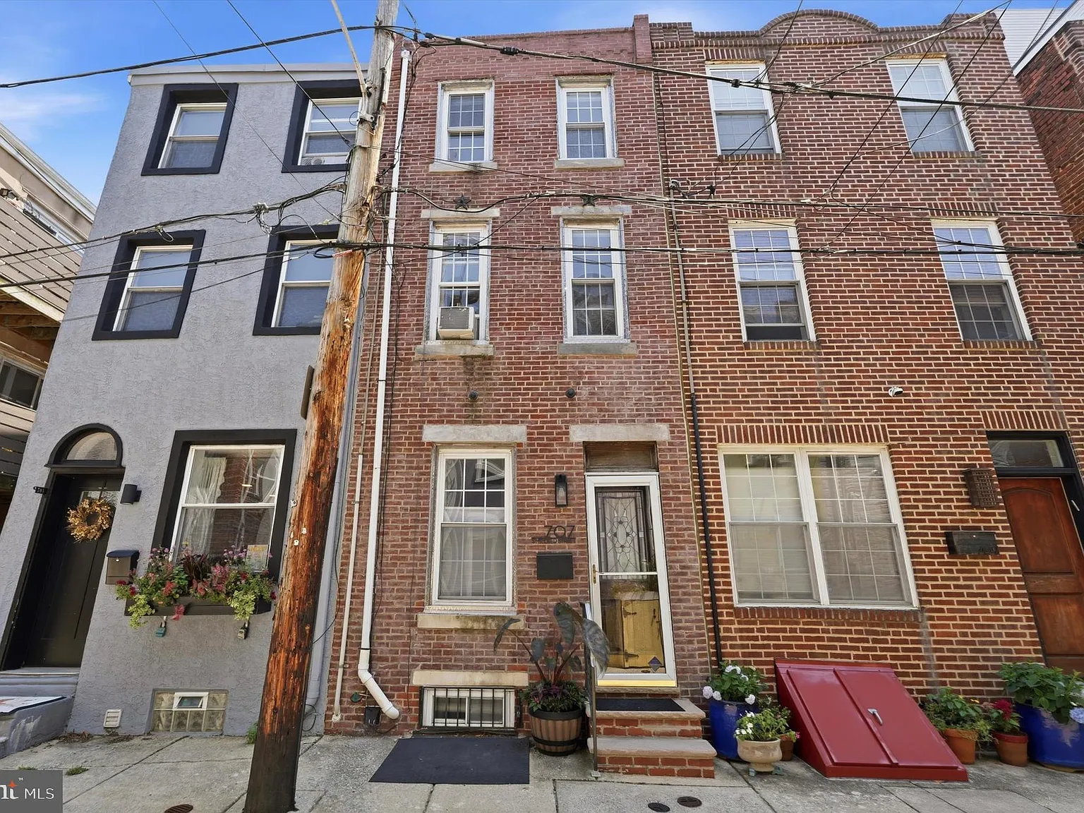 2 bed, 752 sqft, $2,200 — Photo 2