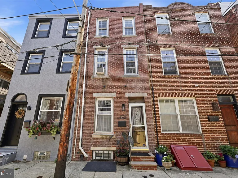 707 S Mildred St — Photo 2