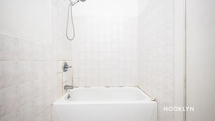 Rented by Nooklyn NYC LLC | media 13