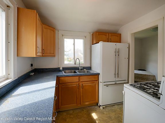 5th image of 29 Ten Broeck Avenue