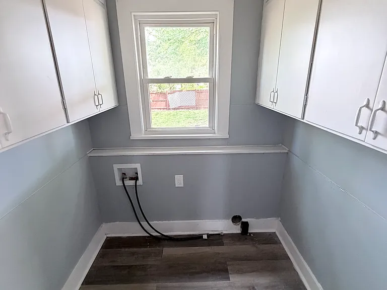 919 Troy Pl NW — Photo 6