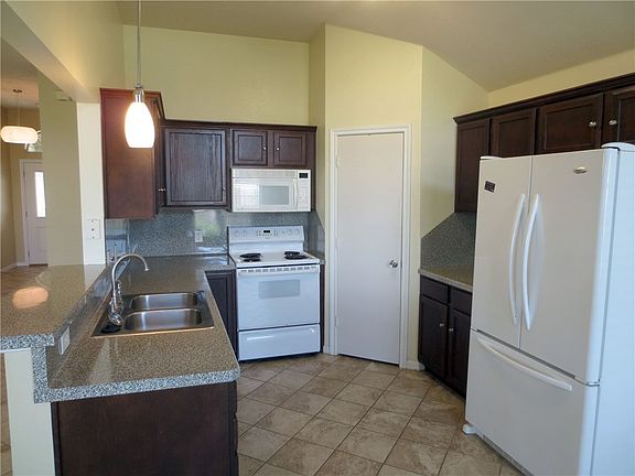 5th image of 1001 Orchid St